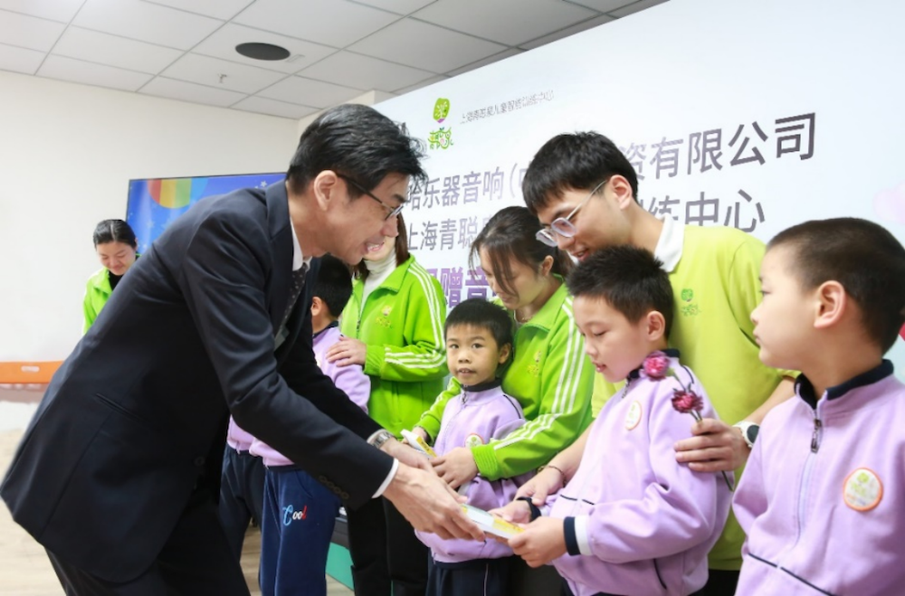 传递音乐，感受爱与温暖——fun88乐天堂音响捐赠仪式